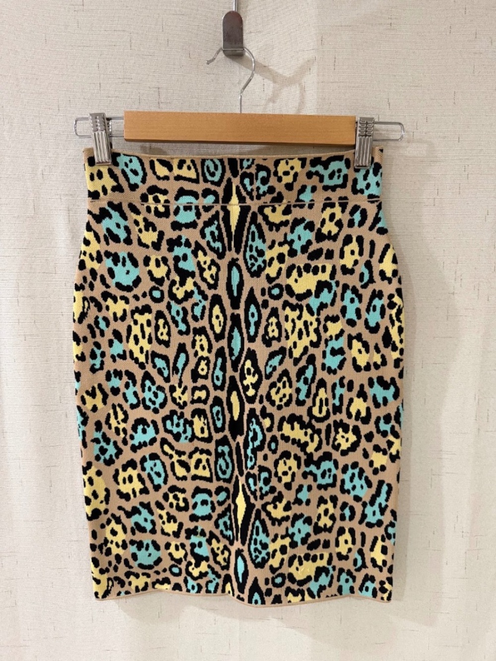 BCBGMAXAZRIA Lucine Leopard Print Knit Pencil Skirt Size M